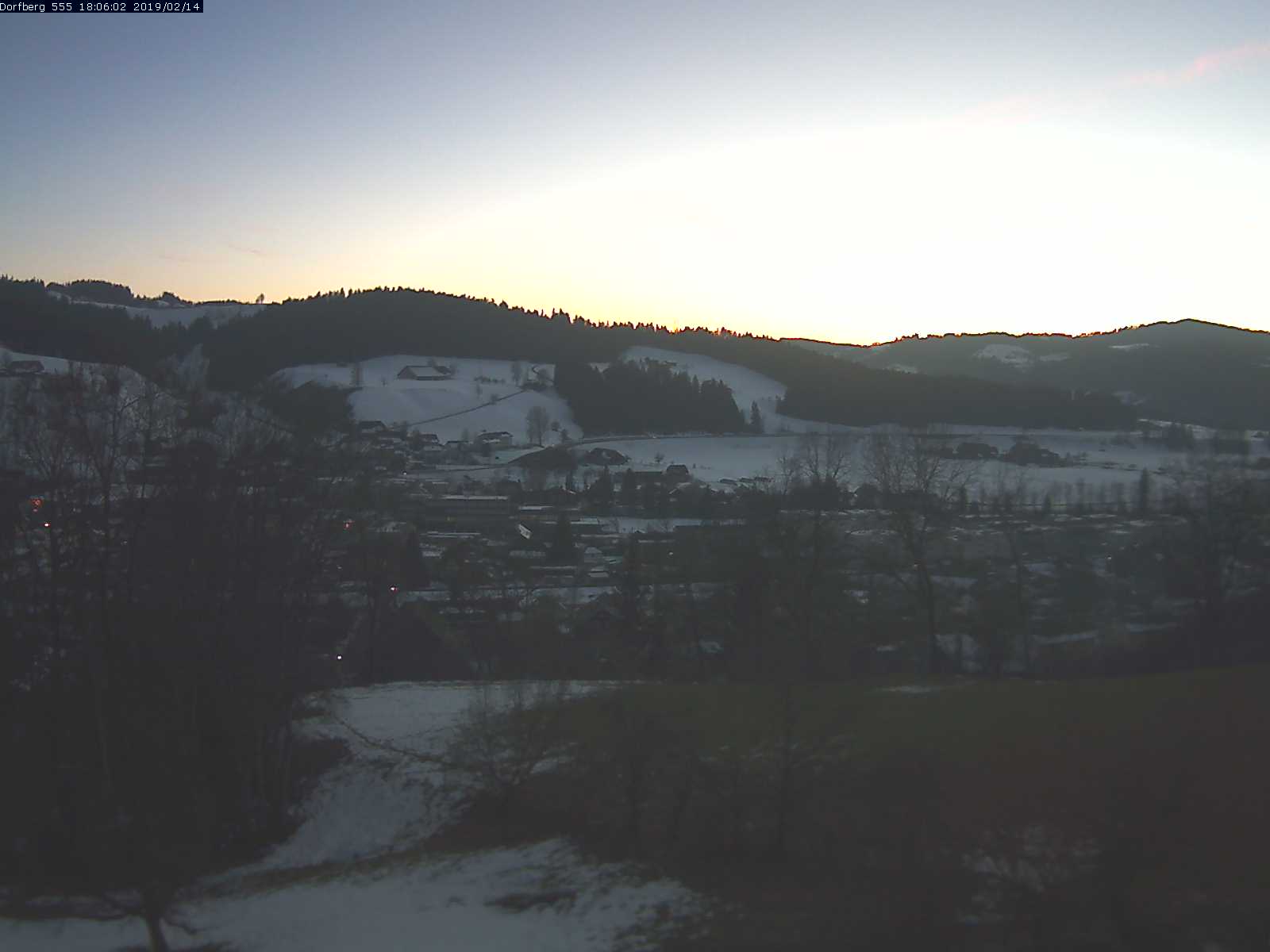 Webcam-Bild: Aussicht vom Dorfberg in Langnau 20190214-180601