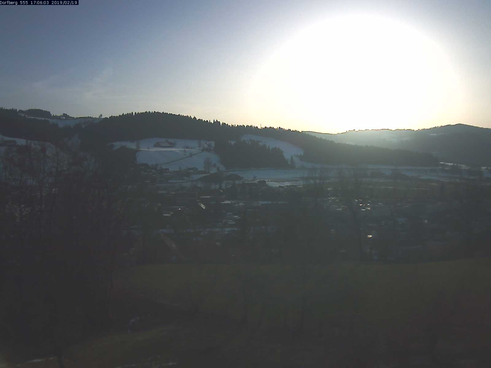 Webcam-Bild: Aussicht vom Dorfberg in Langnau 20190219-170601