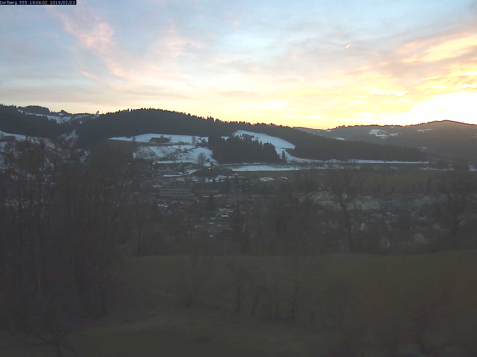 Webcam-Bild: Aussicht vom Dorfberg in Langnau 20190223-180601
