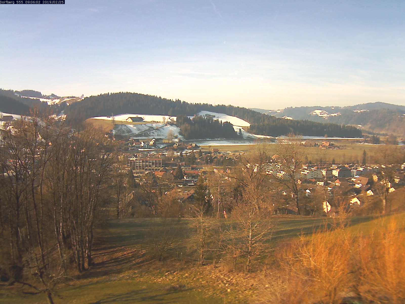 Webcam-Bild: Aussicht vom Dorfberg in Langnau 20190225-090601