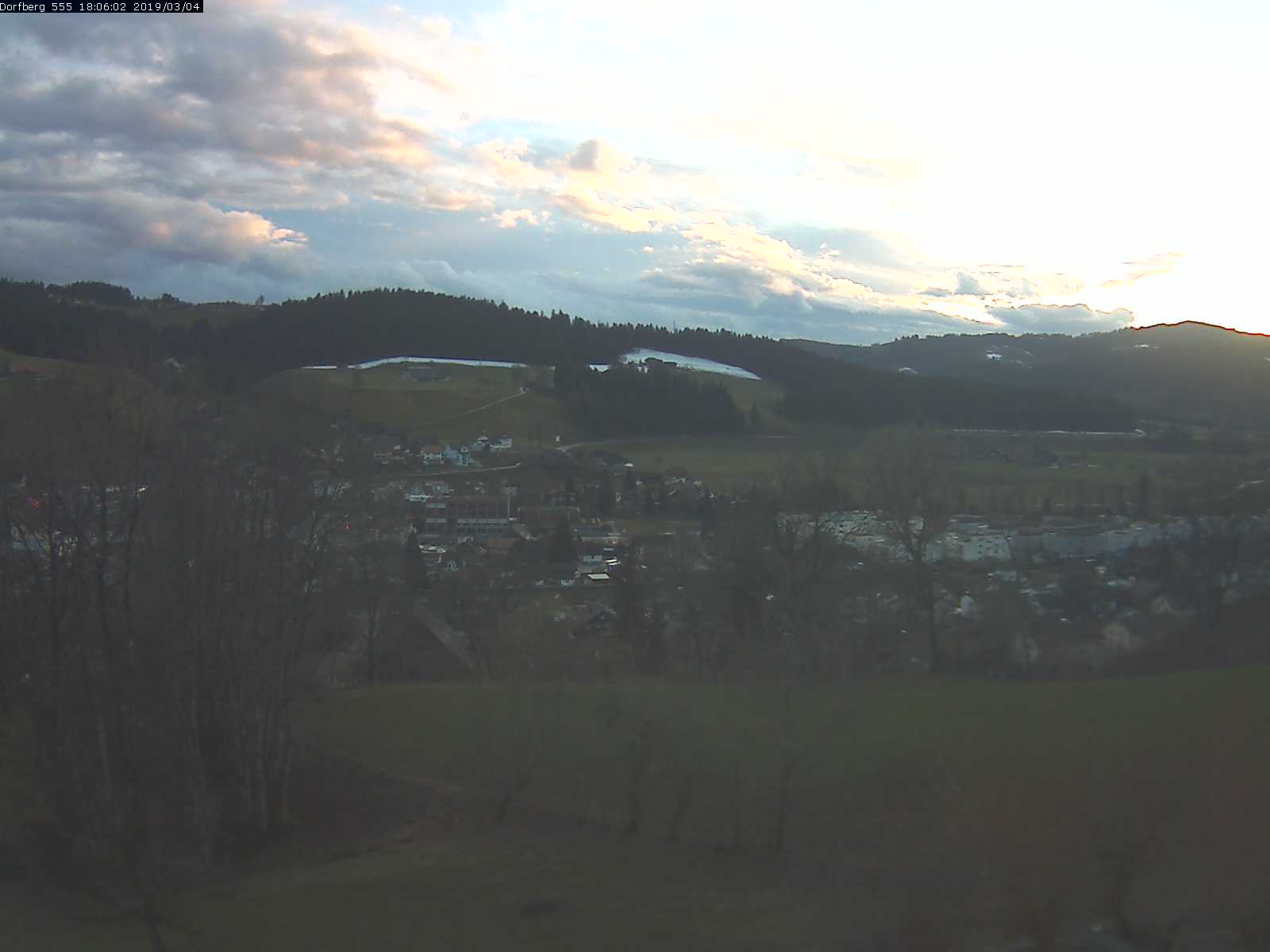Webcam-Bild: Aussicht vom Dorfberg in Langnau 20190304-180601