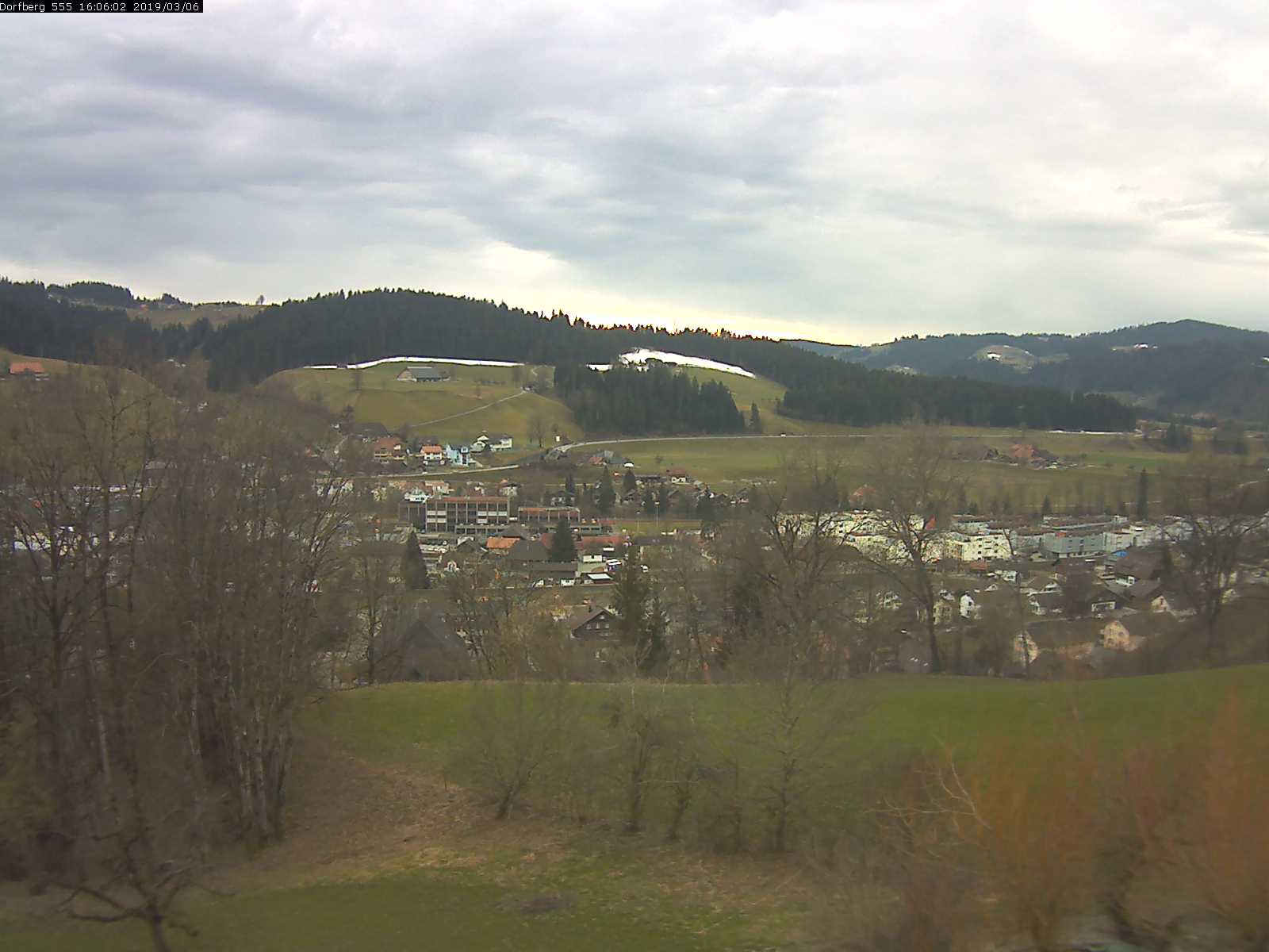 Webcam-Bild: Aussicht vom Dorfberg in Langnau 20190306-160601