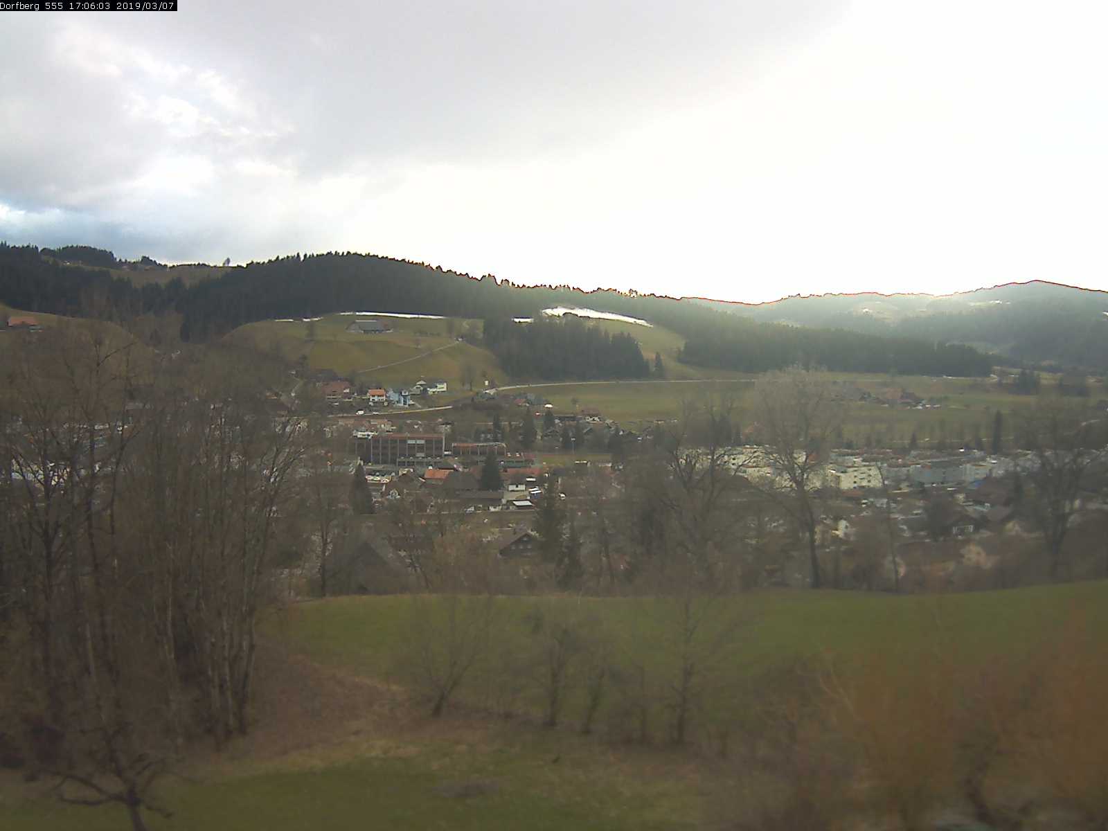 Webcam-Bild: Aussicht vom Dorfberg in Langnau 20190307-170601