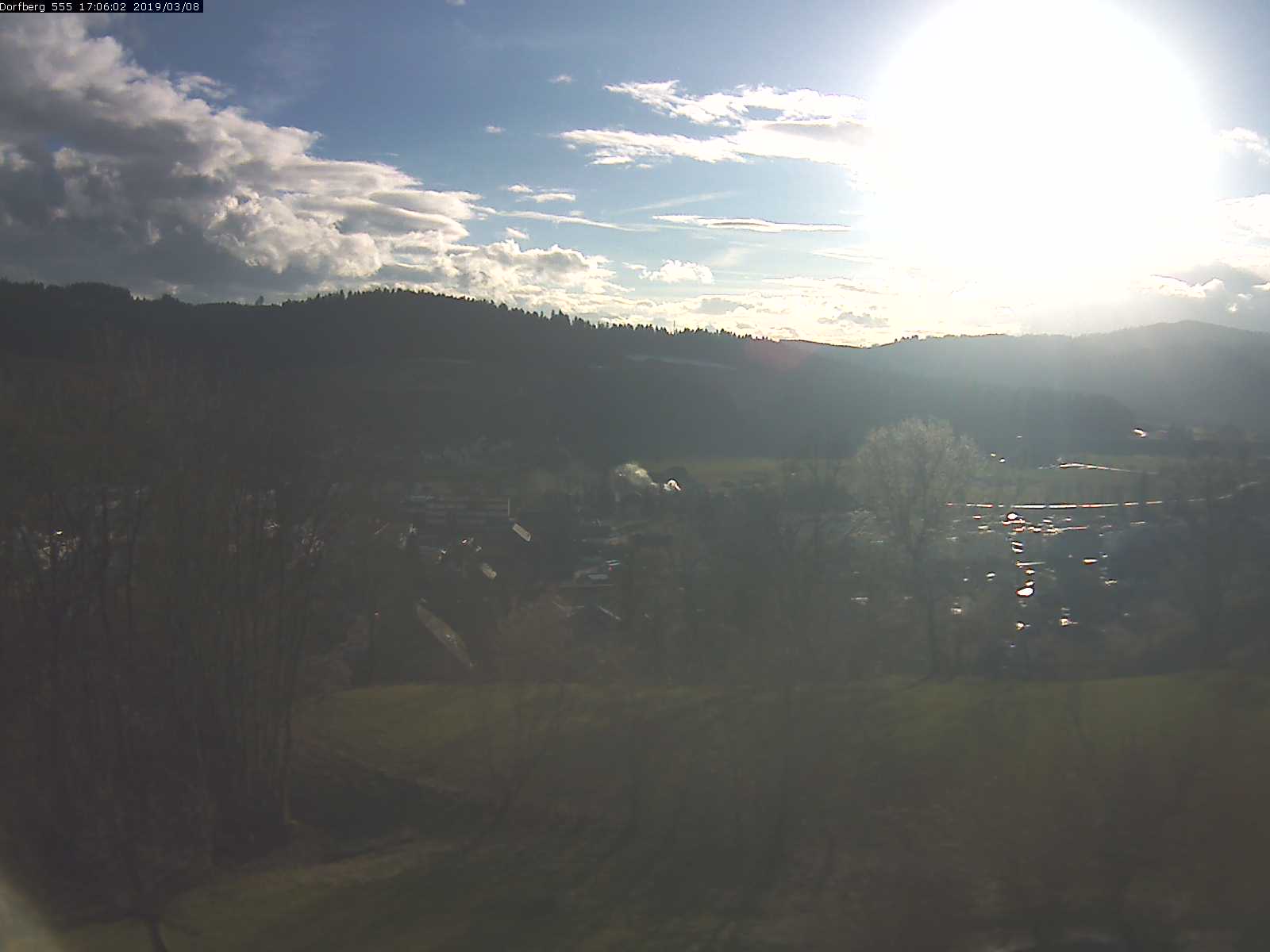Webcam-Bild: Aussicht vom Dorfberg in Langnau 20190308-170601
