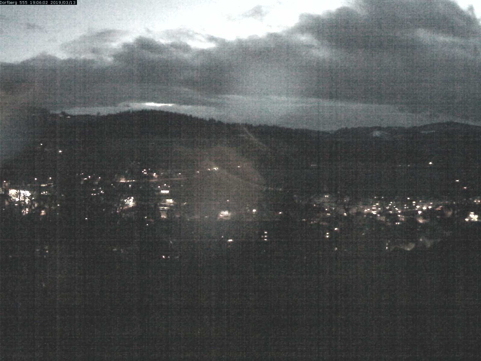 Webcam-Bild: Aussicht vom Dorfberg in Langnau 20190313-190601