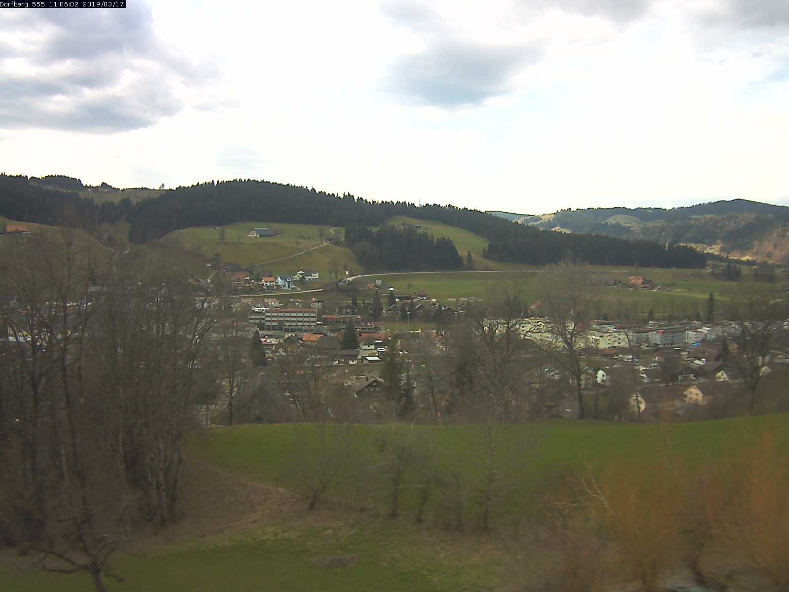 Webcam-Bild: Aussicht vom Dorfberg in Langnau 20190317-110601
