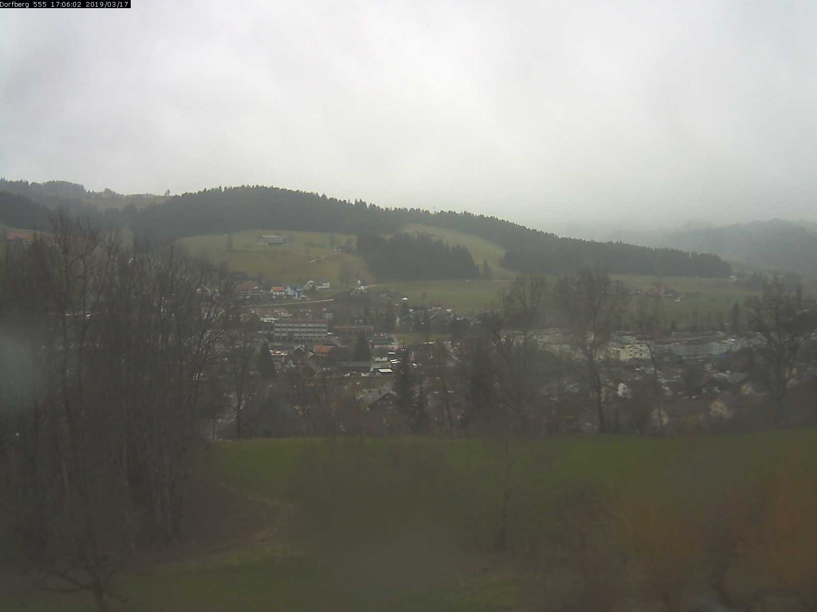 Webcam-Bild: Aussicht vom Dorfberg in Langnau 20190317-170601