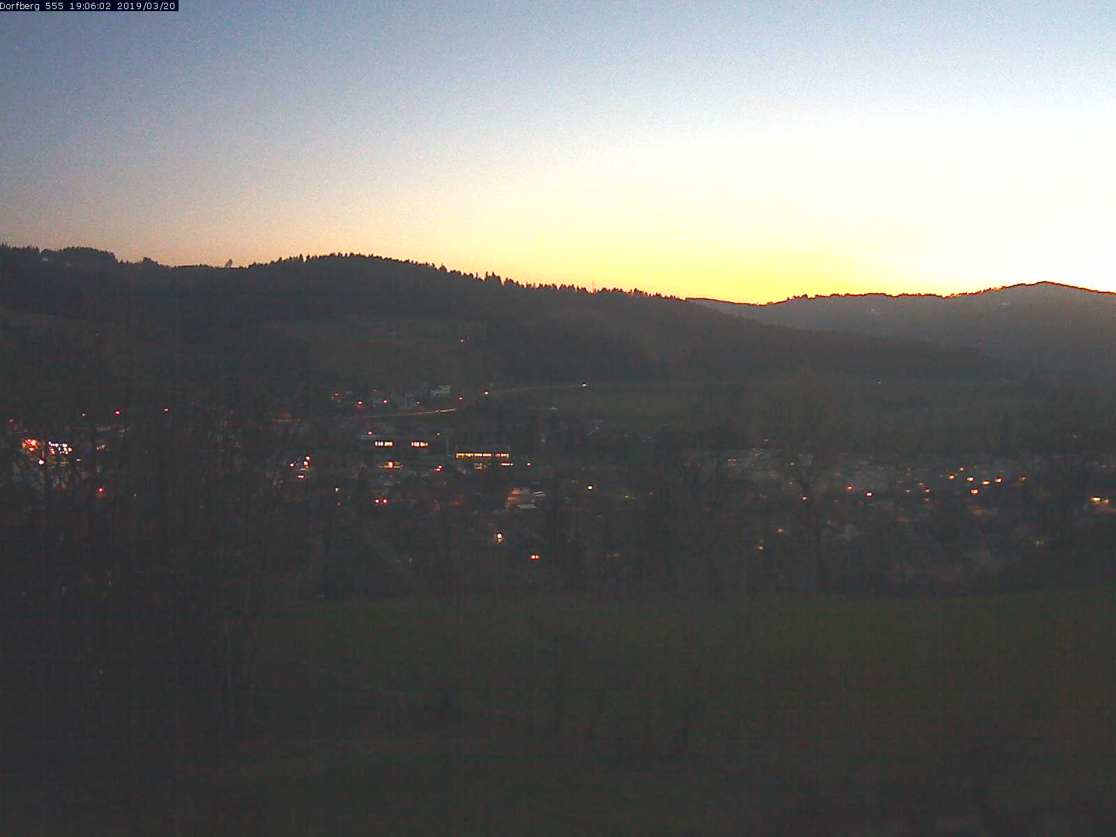 Webcam-Bild: Aussicht vom Dorfberg in Langnau 20190320-190601