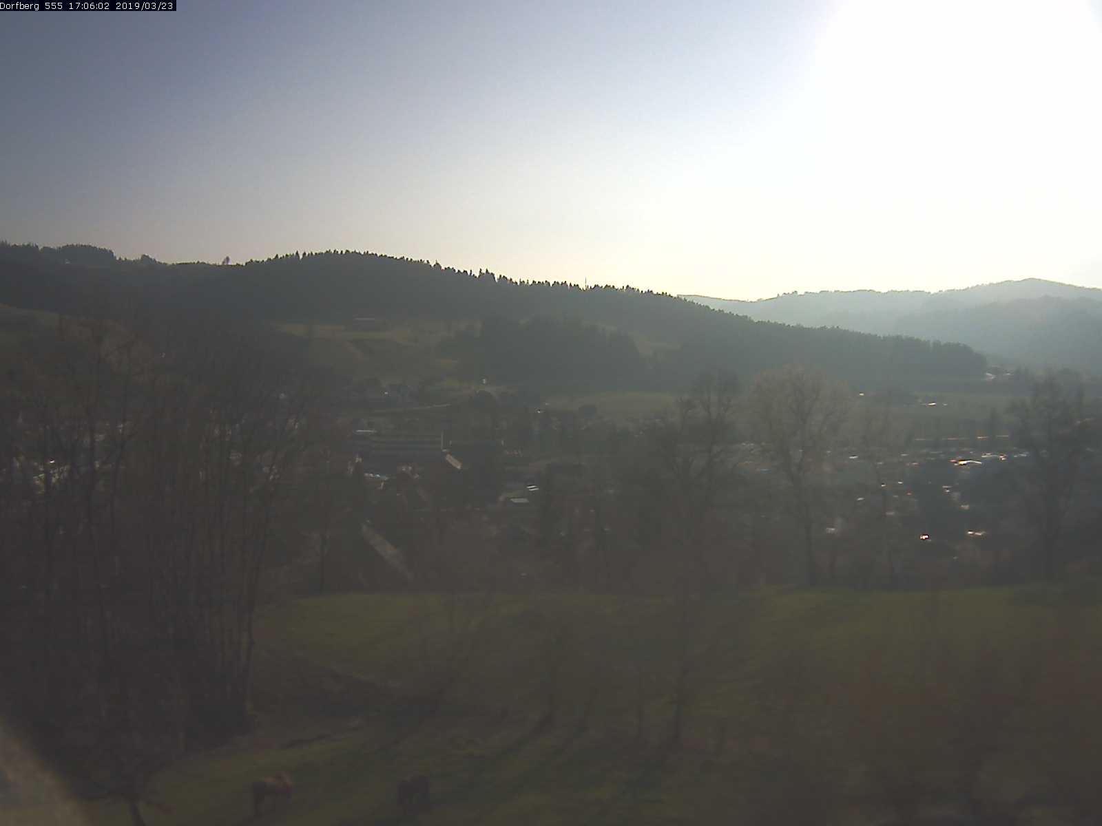 Webcam-Bild: Aussicht vom Dorfberg in Langnau 20190323-170601