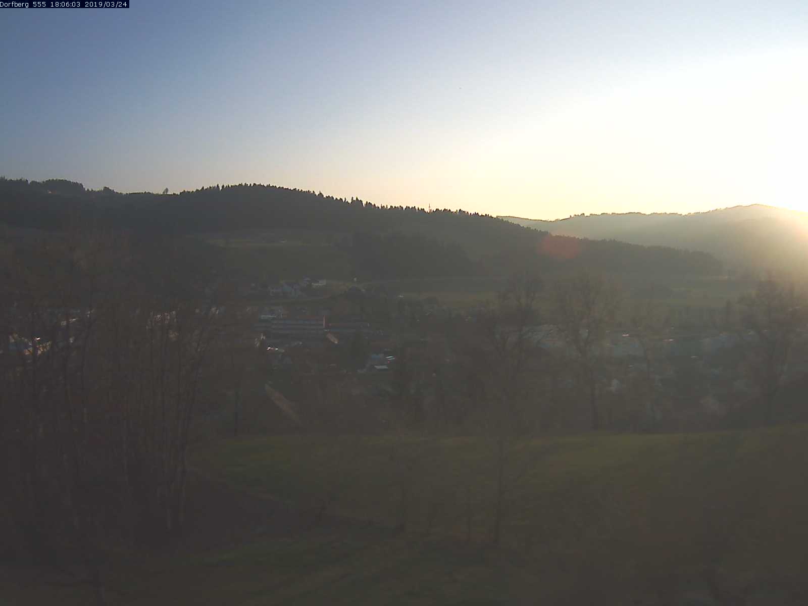 Webcam-Bild: Aussicht vom Dorfberg in Langnau 20190324-180601