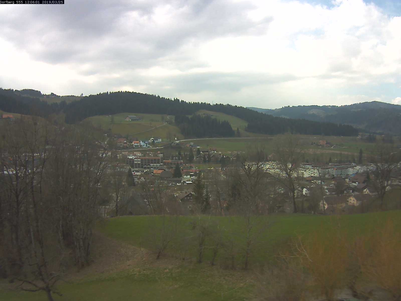 Webcam-Bild: Aussicht vom Dorfberg in Langnau 20190325-120601