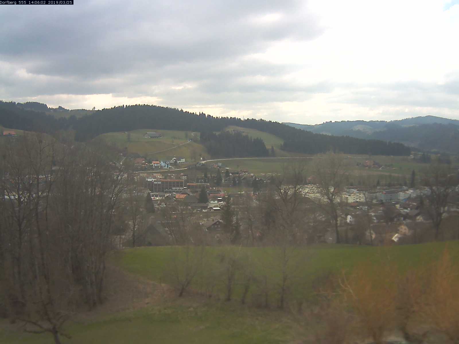Webcam-Bild: Aussicht vom Dorfberg in Langnau 20190325-140601