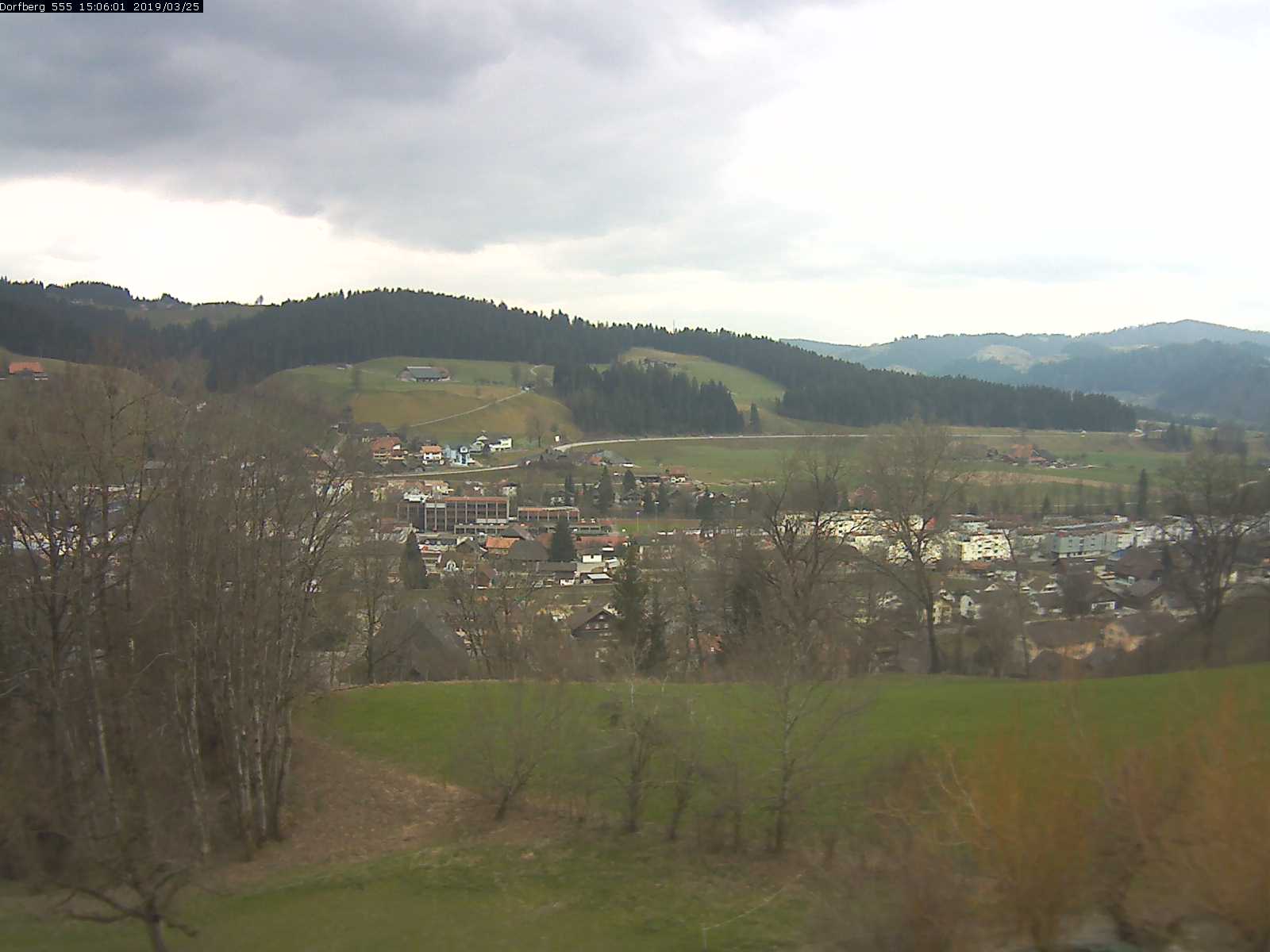 Webcam-Bild: Aussicht vom Dorfberg in Langnau 20190325-150601