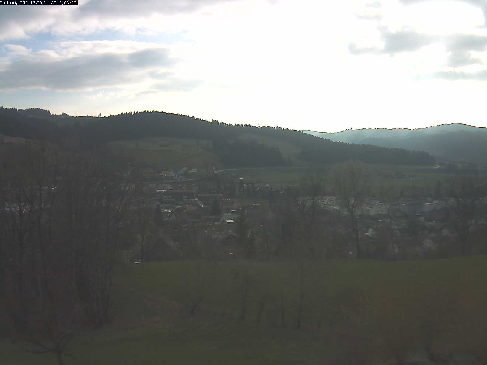 Webcam-Bild: Aussicht vom Dorfberg in Langnau 20190327-170601