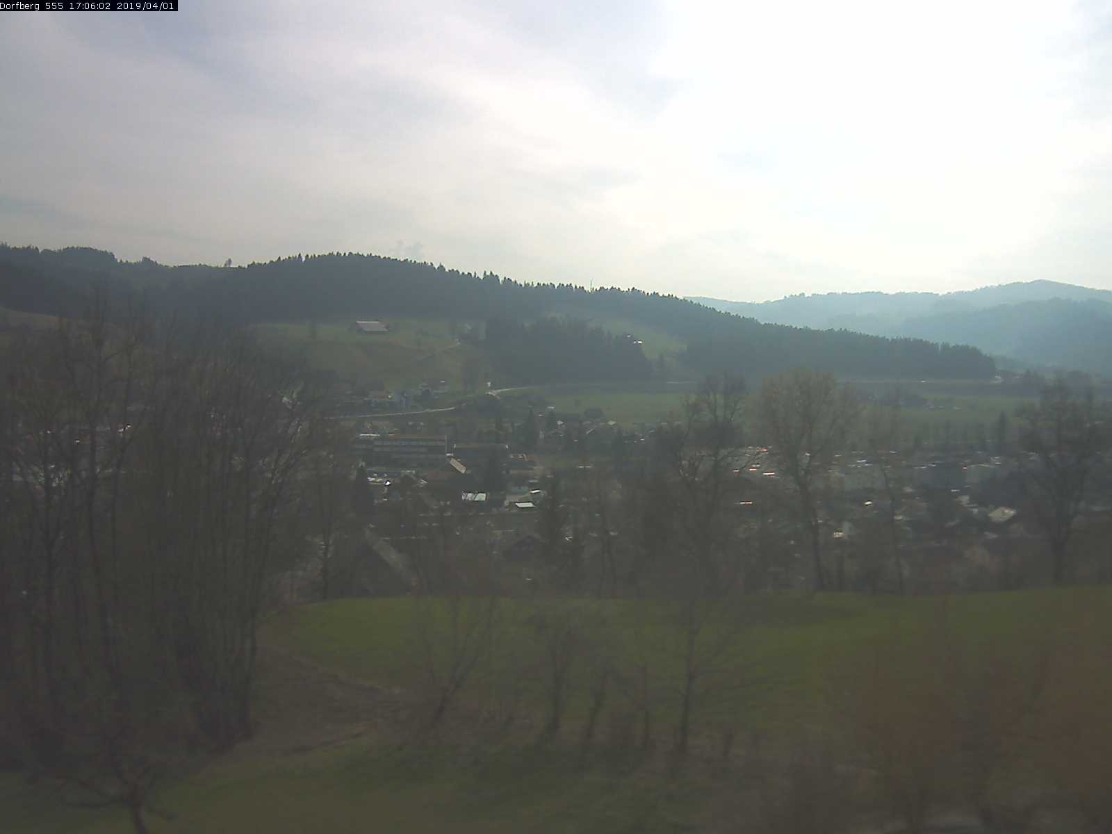 Webcam-Bild: Aussicht vom Dorfberg in Langnau 20190401-170601