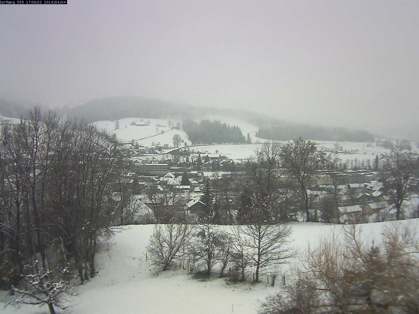 Webcam-Bild: Aussicht vom Dorfberg in Langnau 20190404-170602