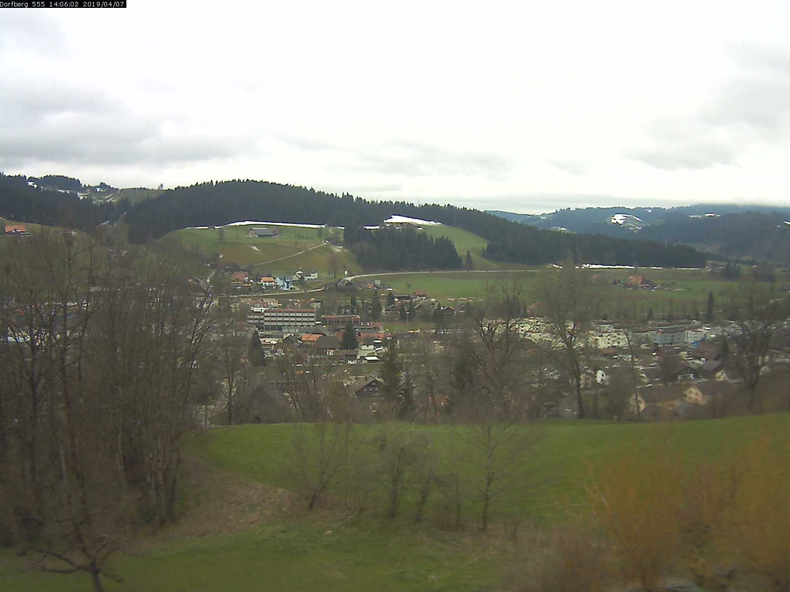 Webcam-Bild: Aussicht vom Dorfberg in Langnau 20190407-140601