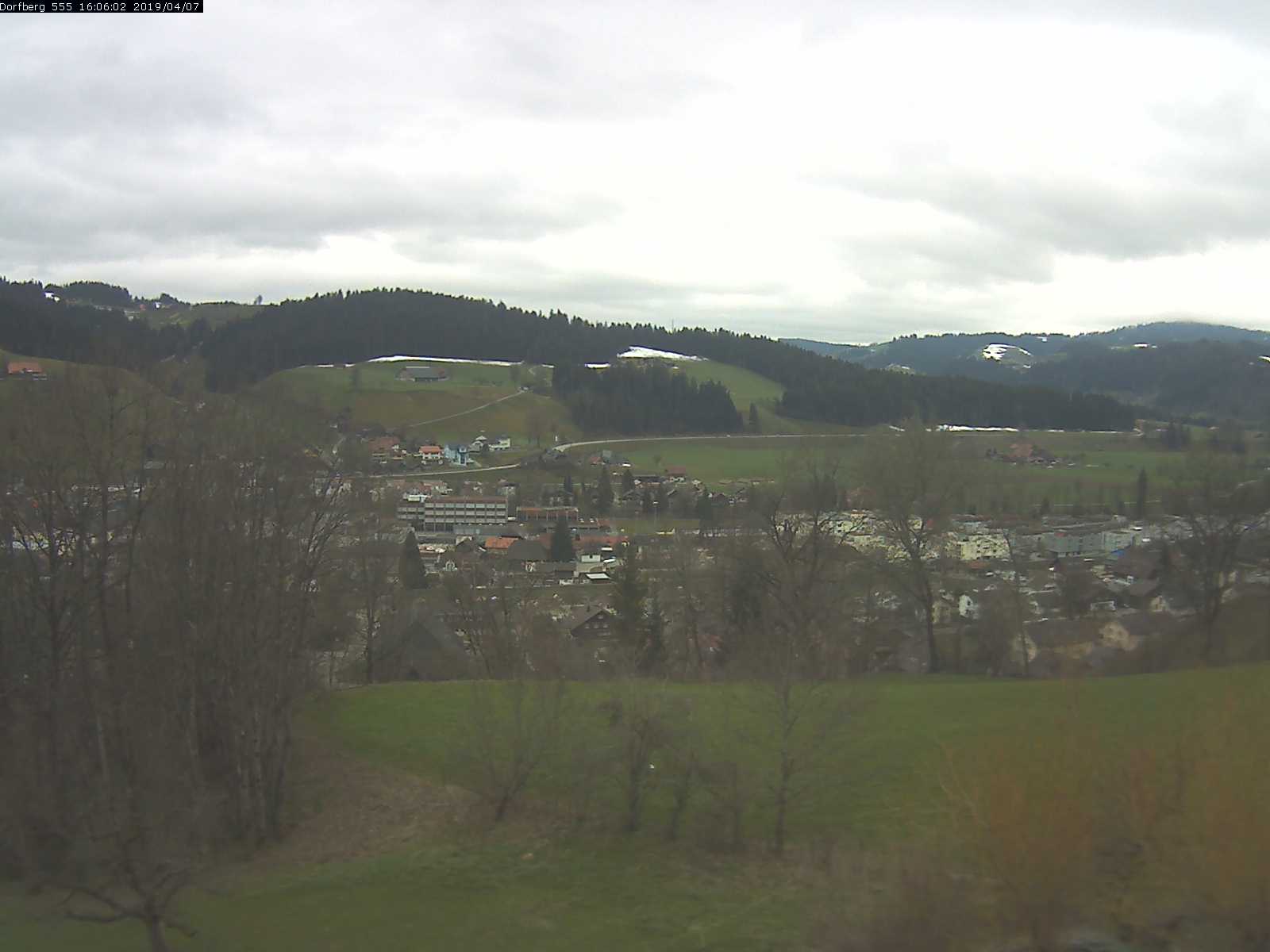 Webcam-Bild: Aussicht vom Dorfberg in Langnau 20190407-160601