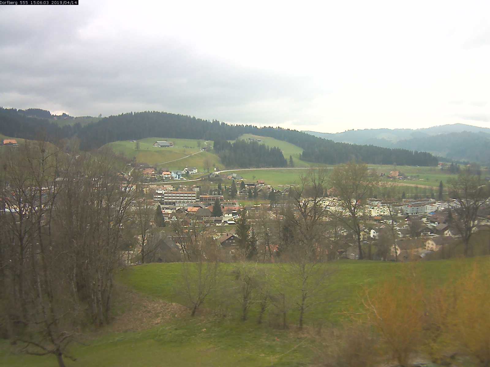 Webcam-Bild: Aussicht vom Dorfberg in Langnau 20190414-150601