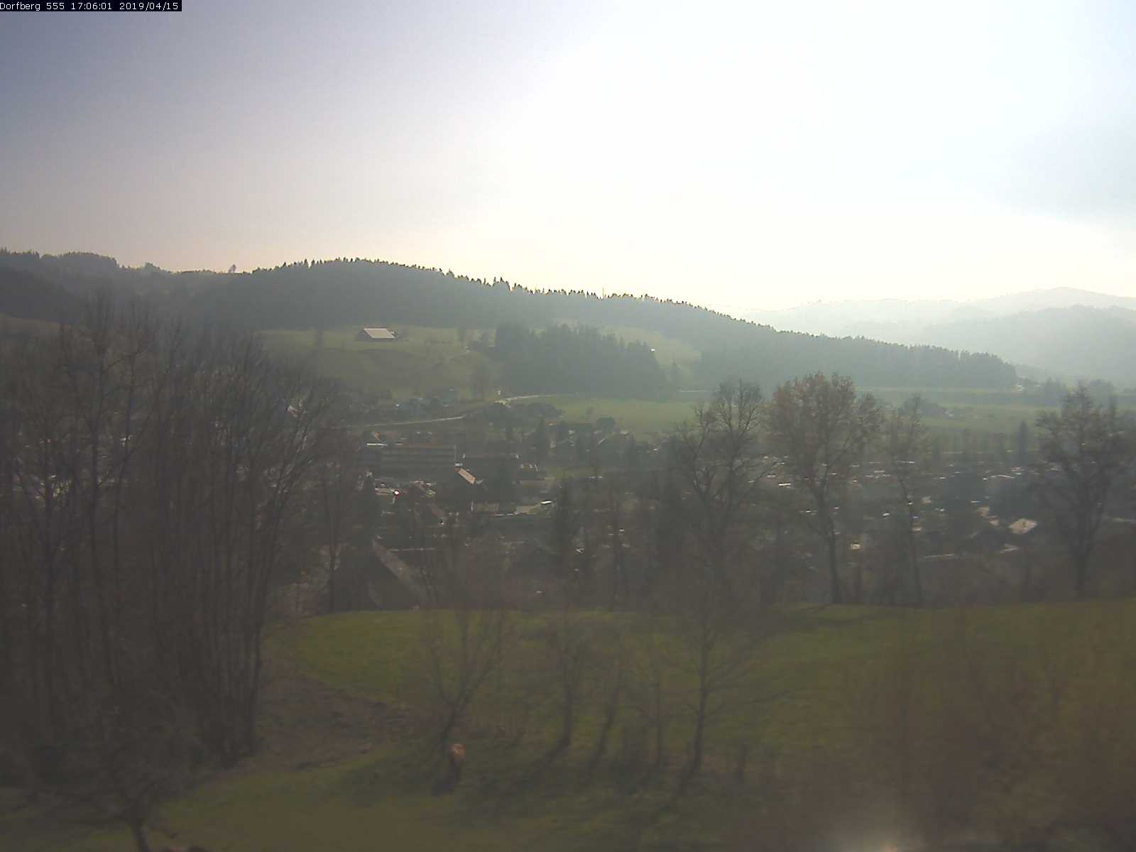 Webcam-Bild: Aussicht vom Dorfberg in Langnau 20190415-170601