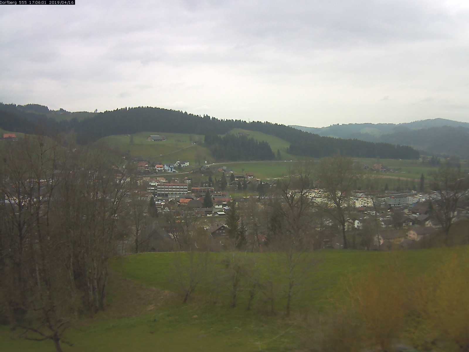 Webcam-Bild: Aussicht vom Dorfberg in Langnau 20190416-170601