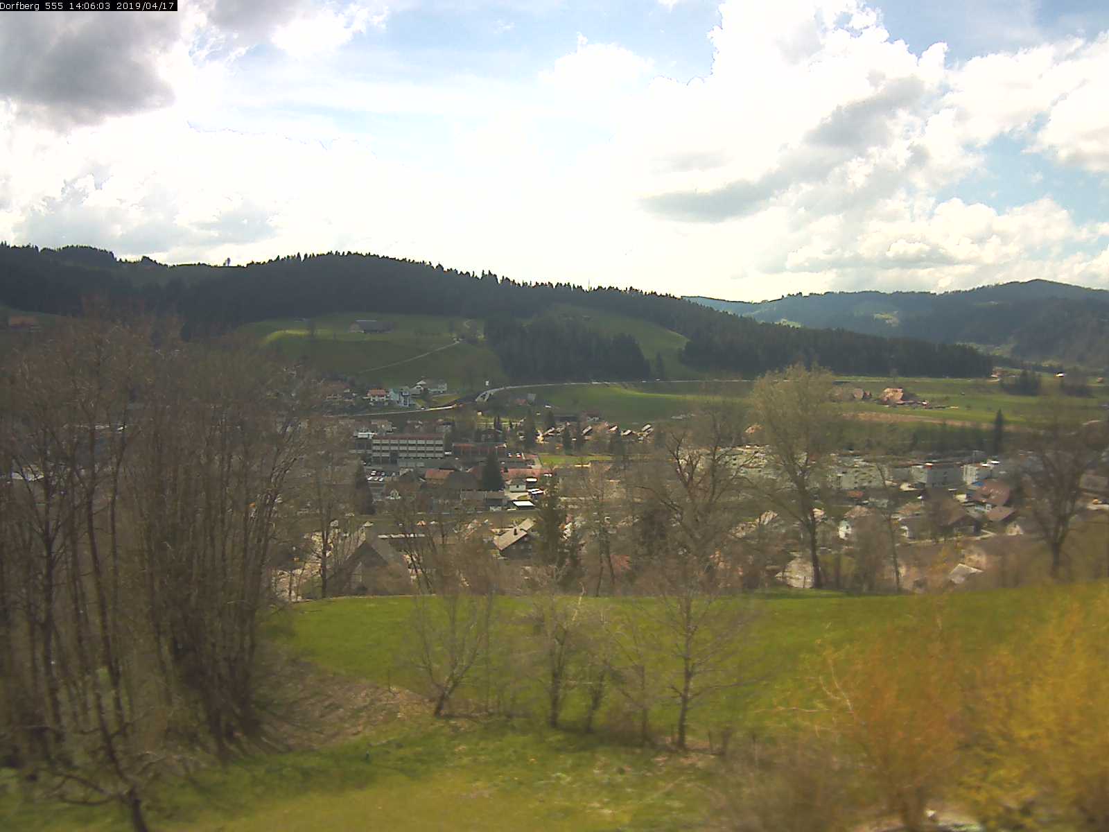 Webcam-Bild: Aussicht vom Dorfberg in Langnau 20190417-140601
