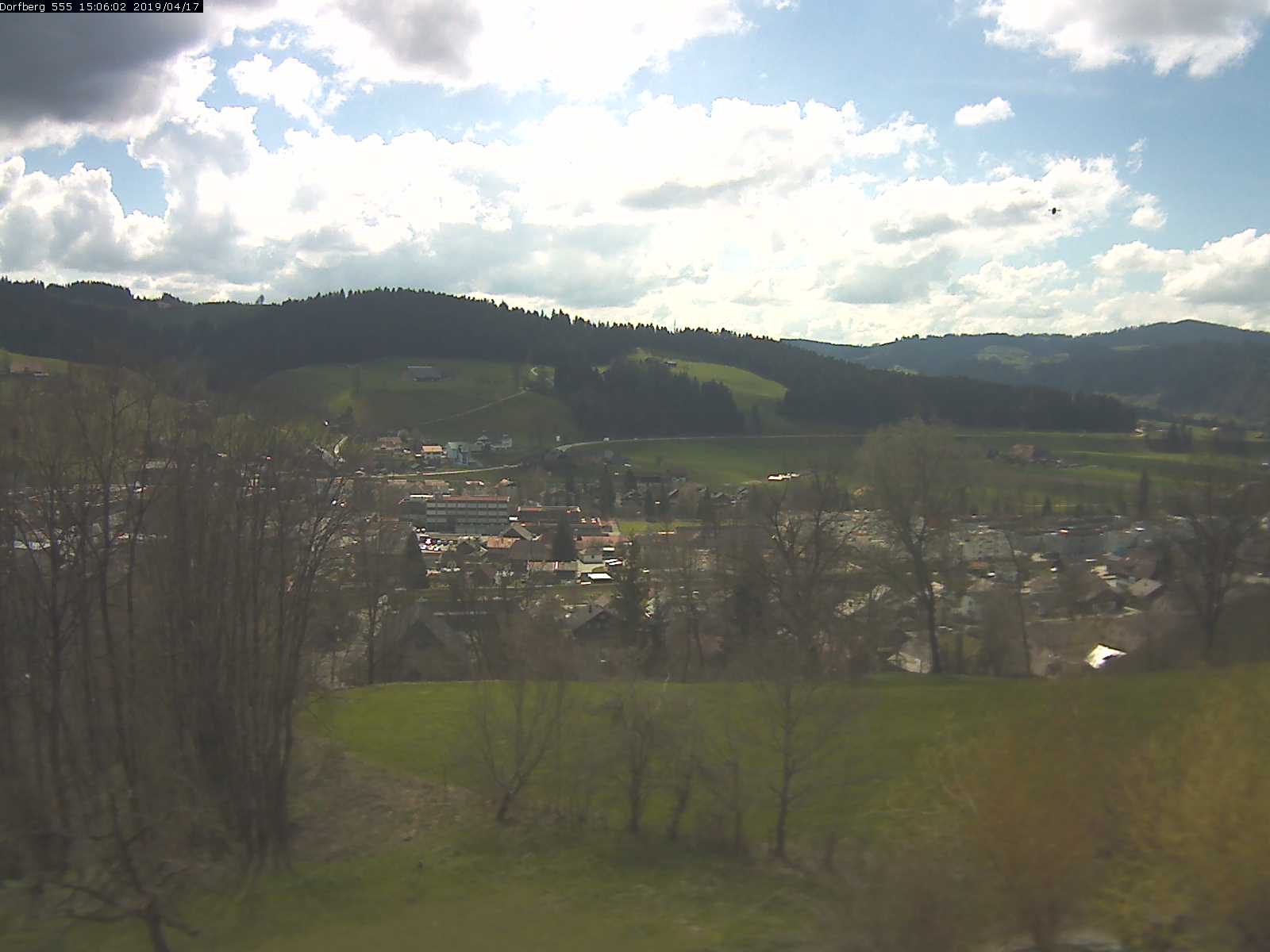 Webcam-Bild: Aussicht vom Dorfberg in Langnau 20190417-150601