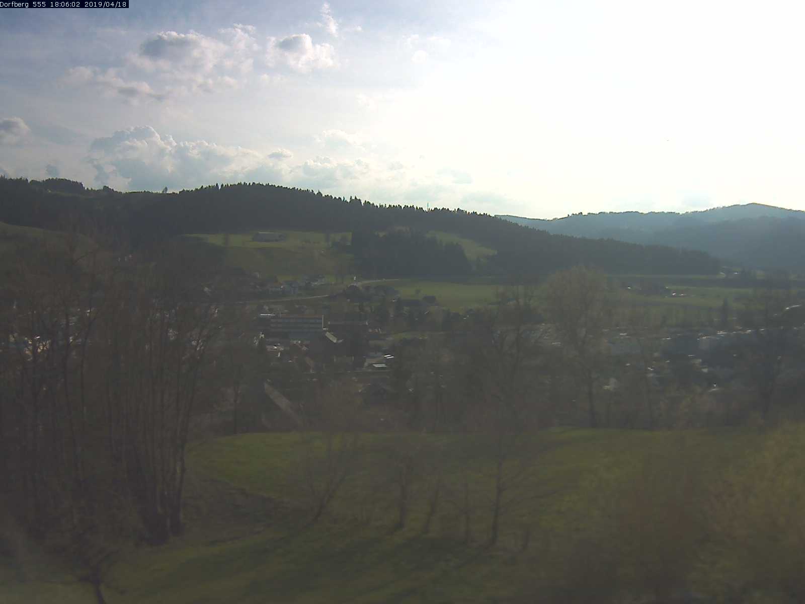 Webcam-Bild: Aussicht vom Dorfberg in Langnau 20190418-180601