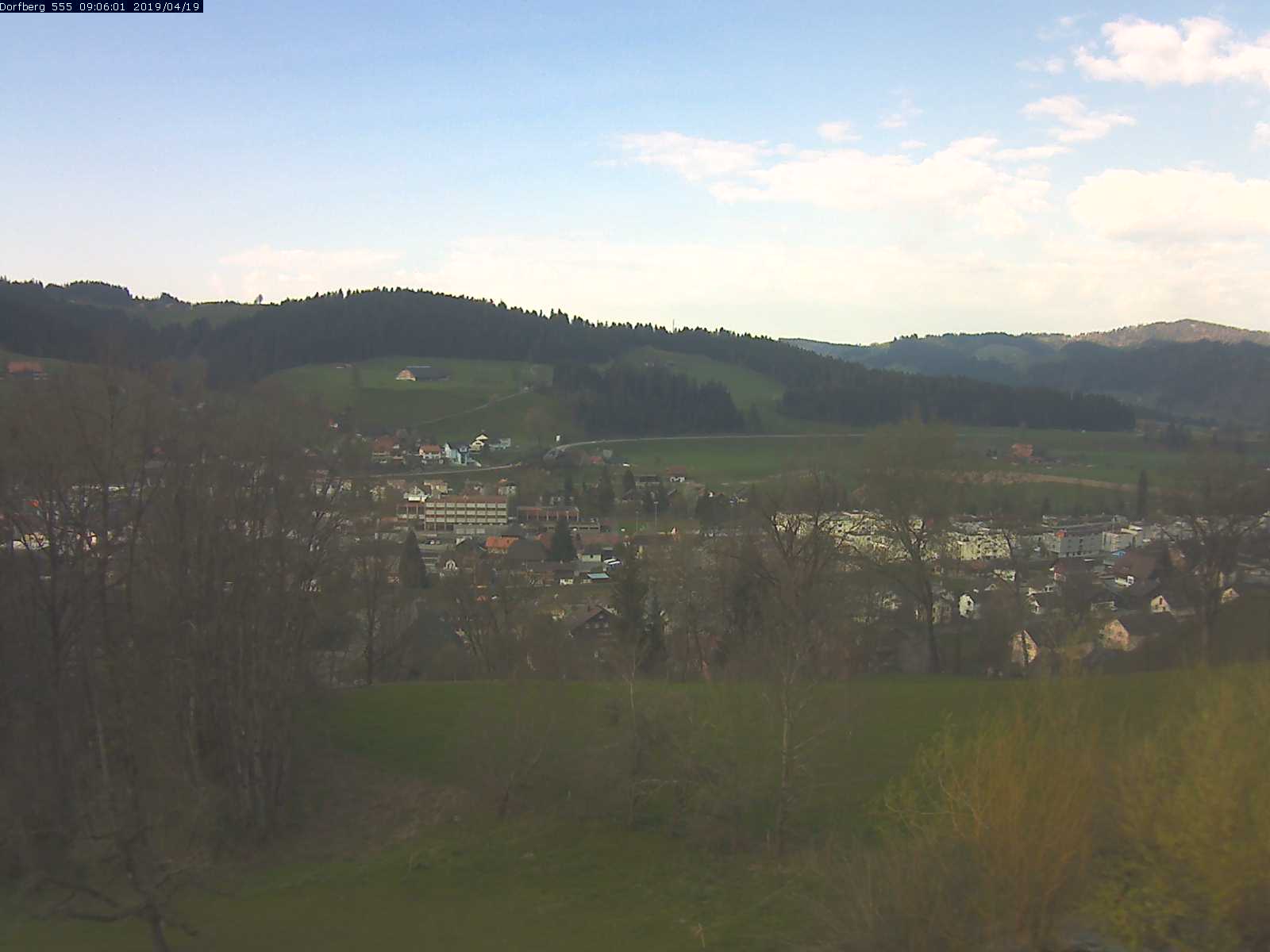 Webcam-Bild: Aussicht vom Dorfberg in Langnau 20190419-090601