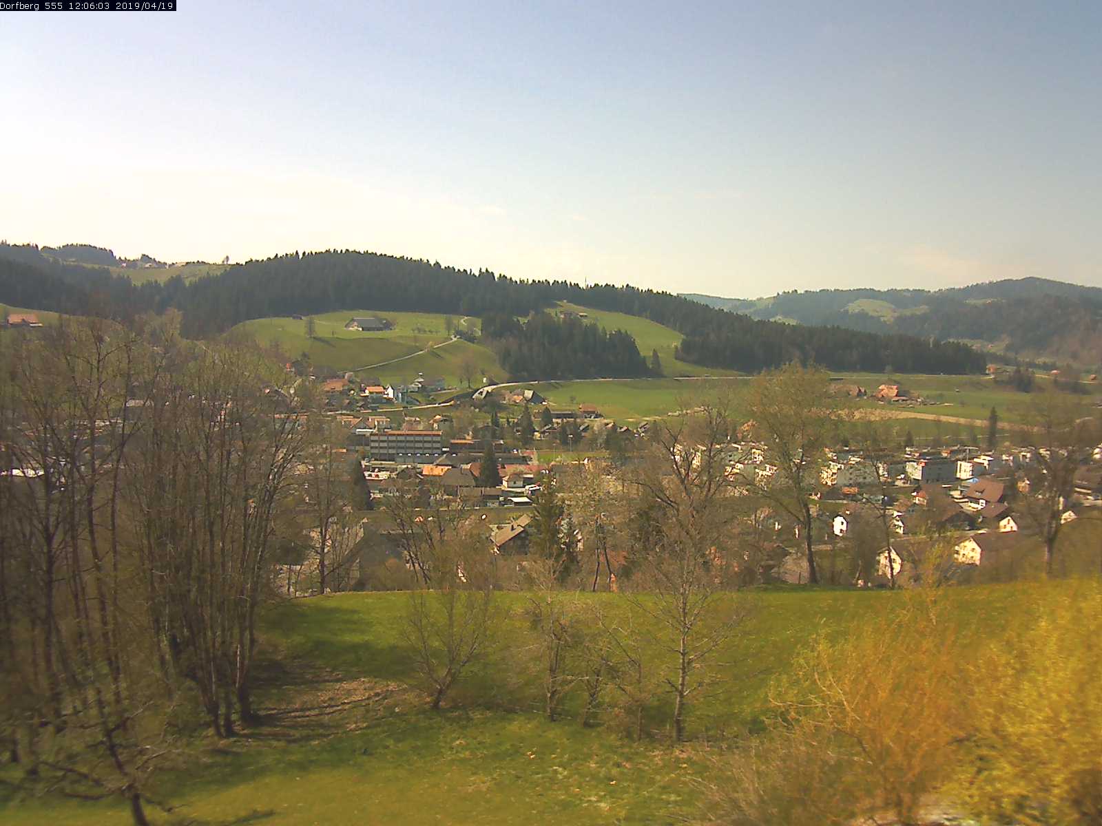 Webcam-Bild: Aussicht vom Dorfberg in Langnau 20190419-120601