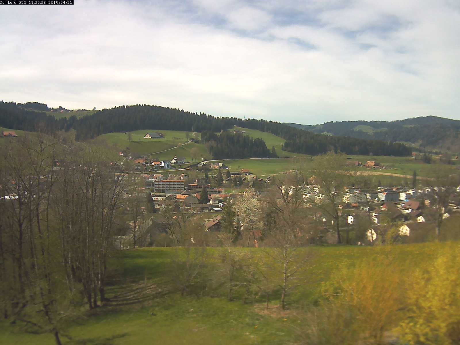 Webcam-Bild: Aussicht vom Dorfberg in Langnau 20190421-110602