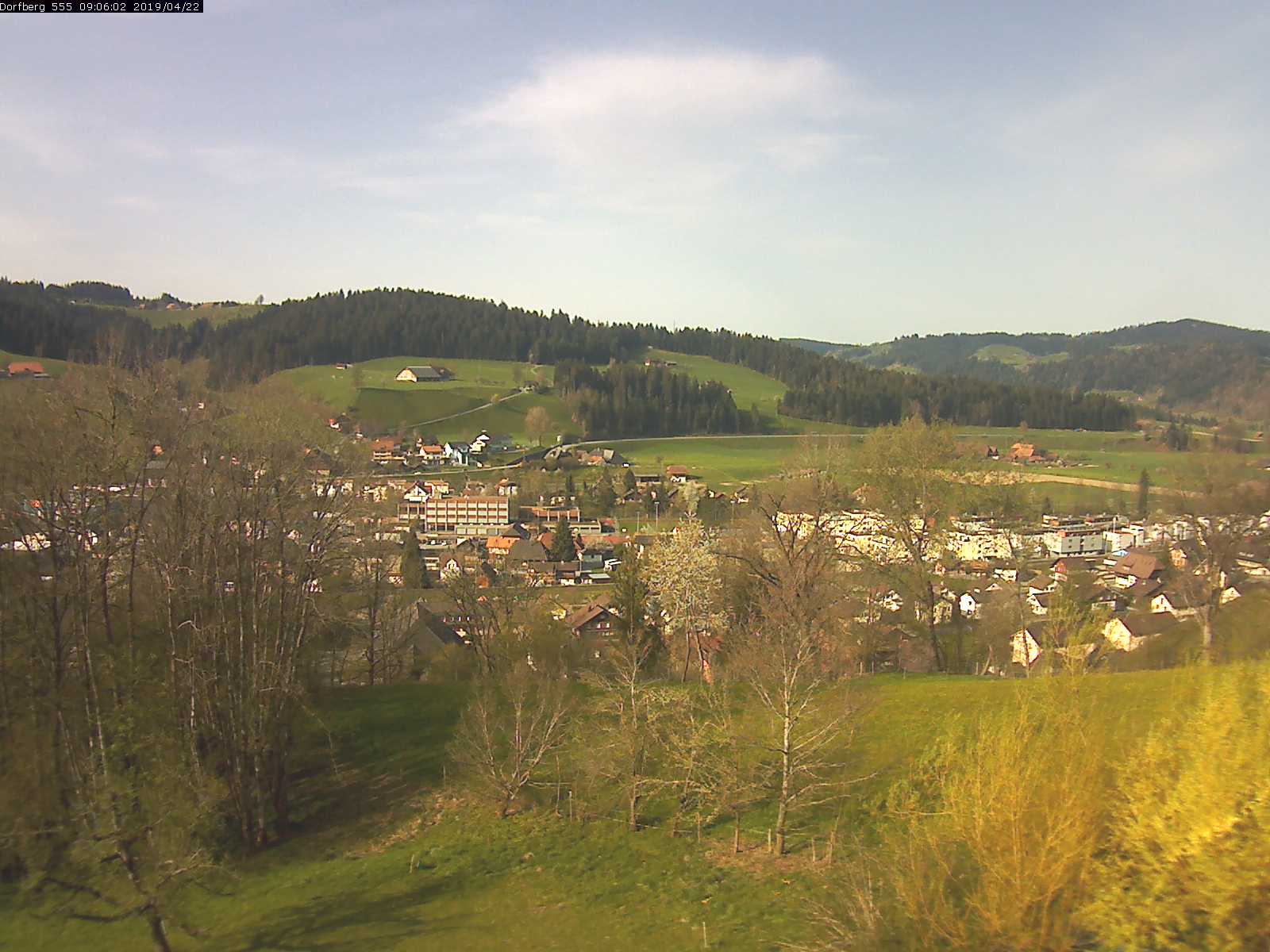 Webcam-Bild: Aussicht vom Dorfberg in Langnau 20190422-090601