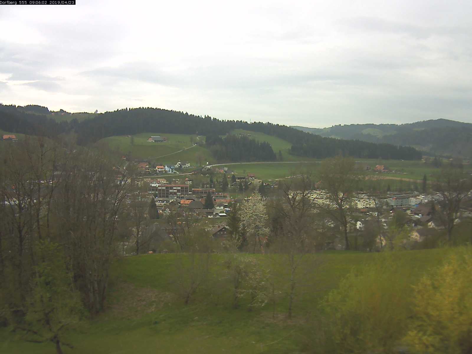 Webcam-Bild: Aussicht vom Dorfberg in Langnau 20190423-090601