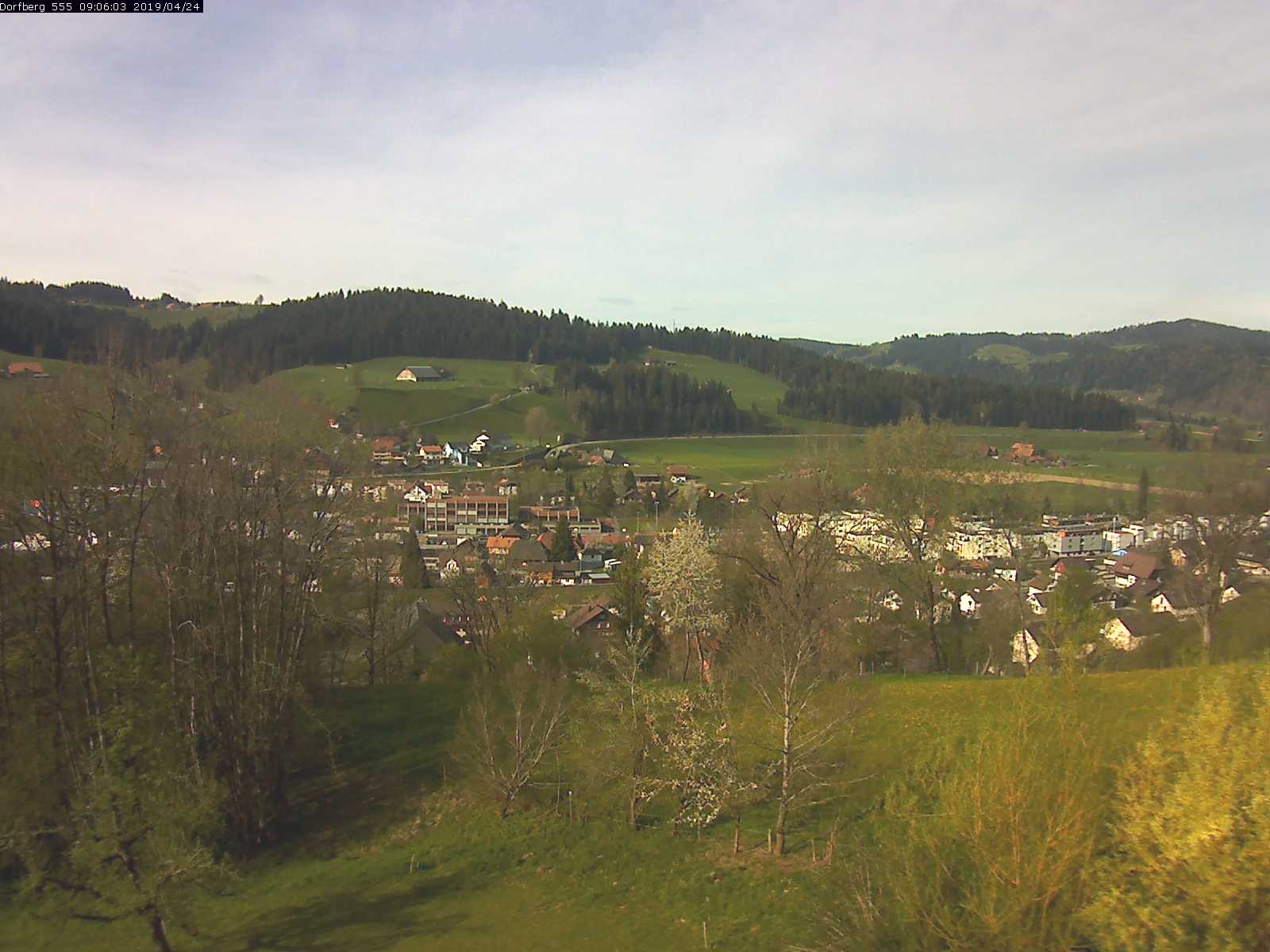 Webcam-Bild: Aussicht vom Dorfberg in Langnau 20190424-090601