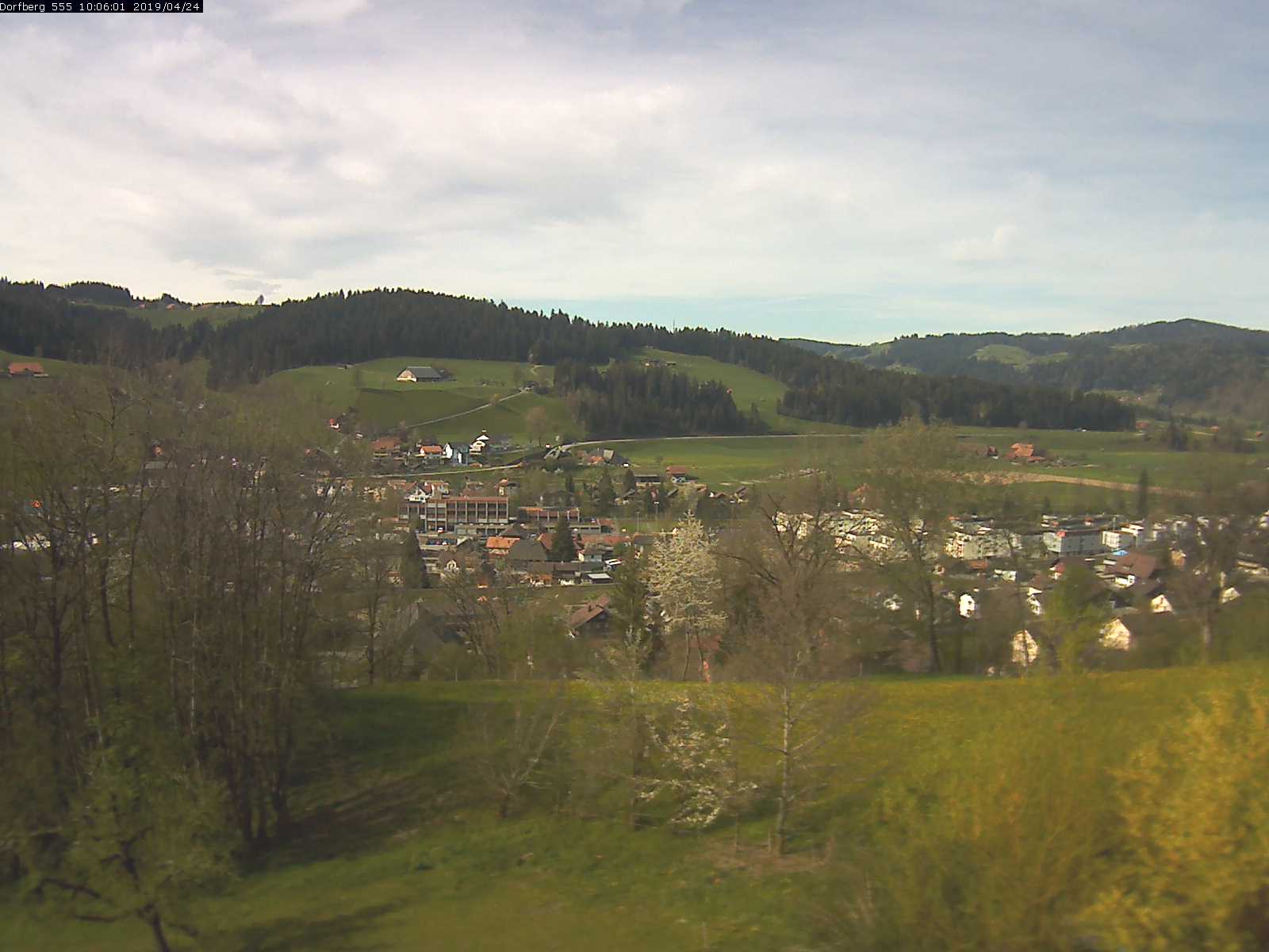 Webcam-Bild: Aussicht vom Dorfberg in Langnau 20190424-100601