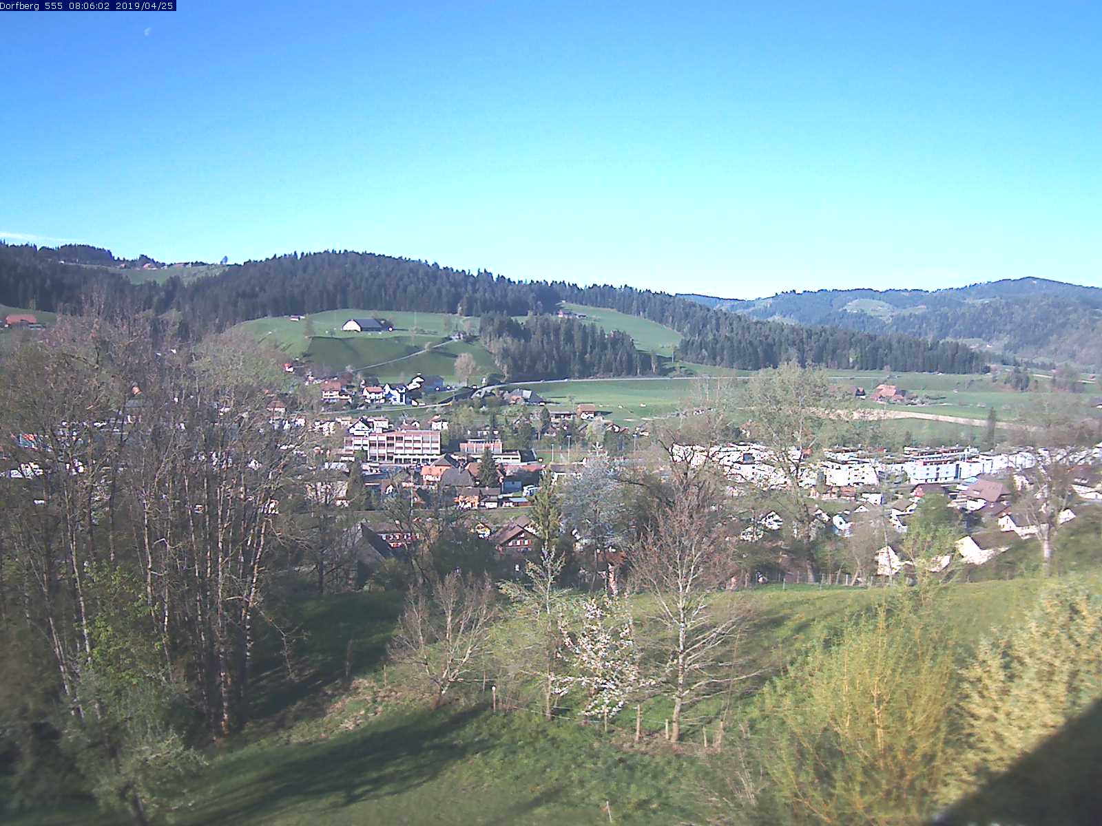 Webcam-Bild: Aussicht vom Dorfberg in Langnau 20190425-080601