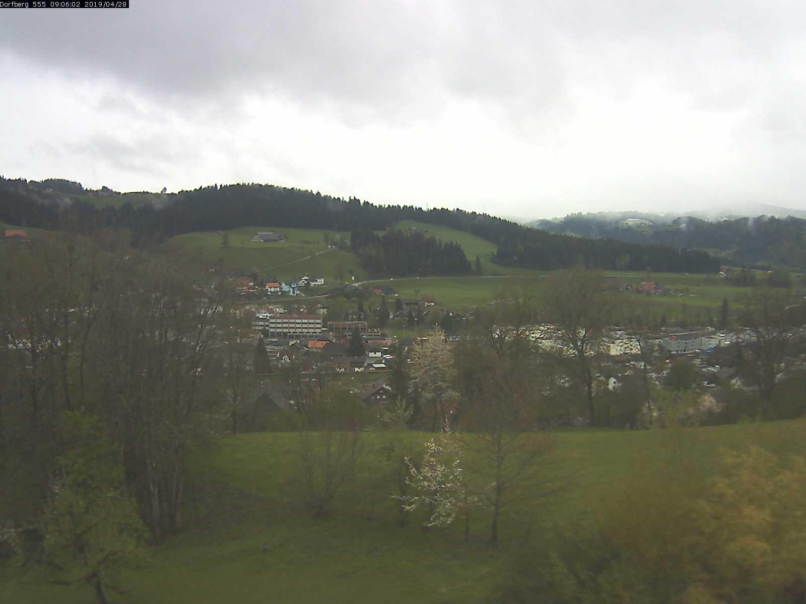 Webcam-Bild: Aussicht vom Dorfberg in Langnau 20190428-090601