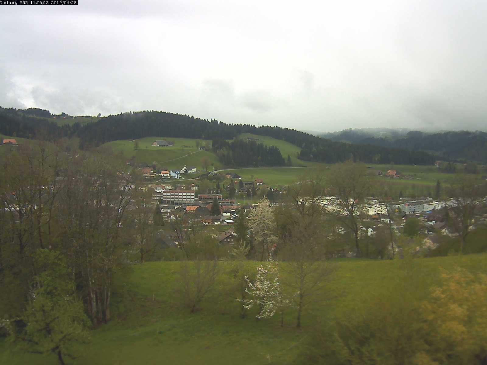Webcam-Bild: Aussicht vom Dorfberg in Langnau 20190428-110601