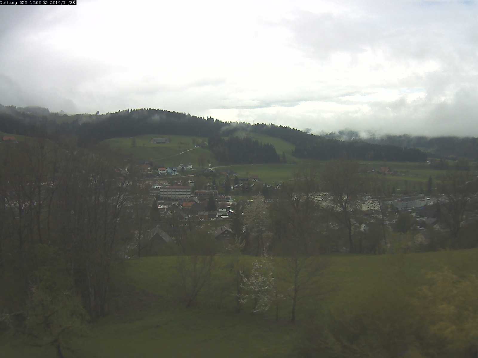 Webcam-Bild: Aussicht vom Dorfberg in Langnau 20190428-120602