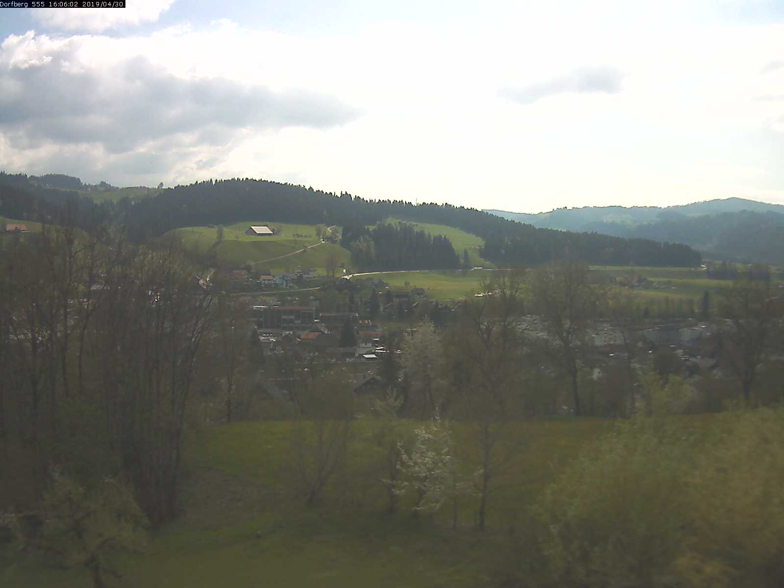 Webcam-Bild: Aussicht vom Dorfberg in Langnau 20190430-160601