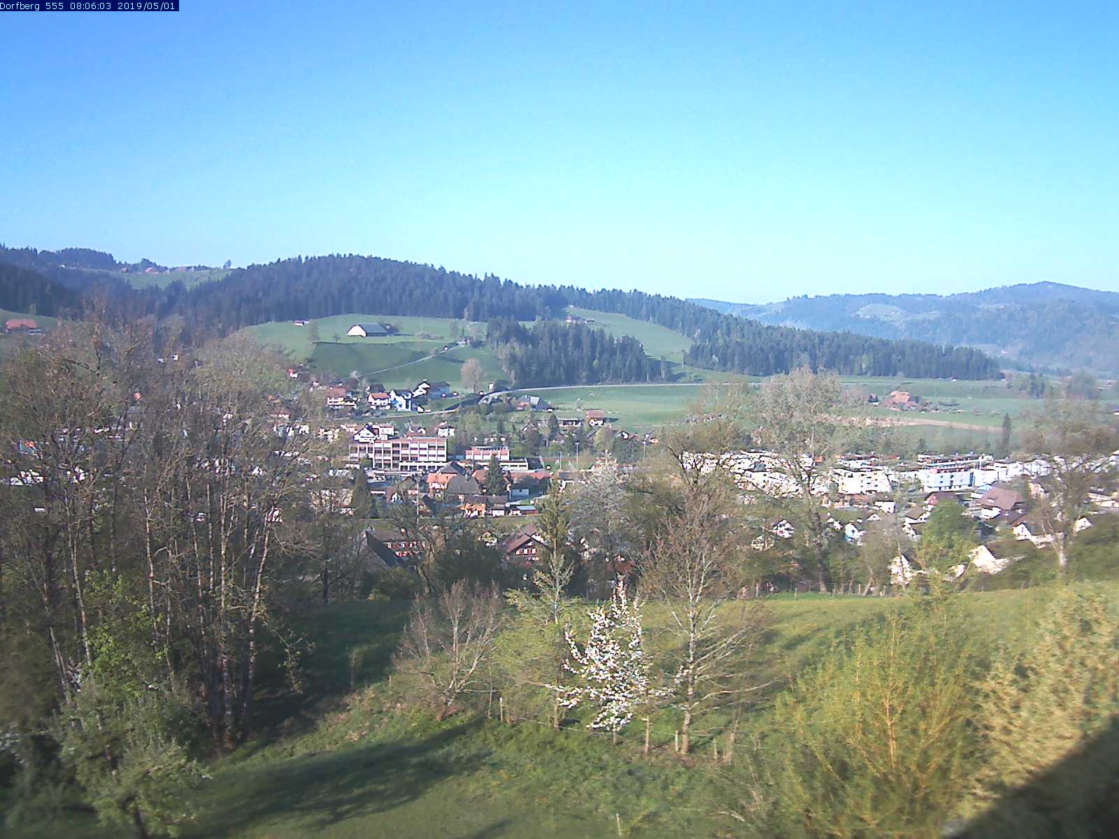 Webcam-Bild: Aussicht vom Dorfberg in Langnau 20190501-080601