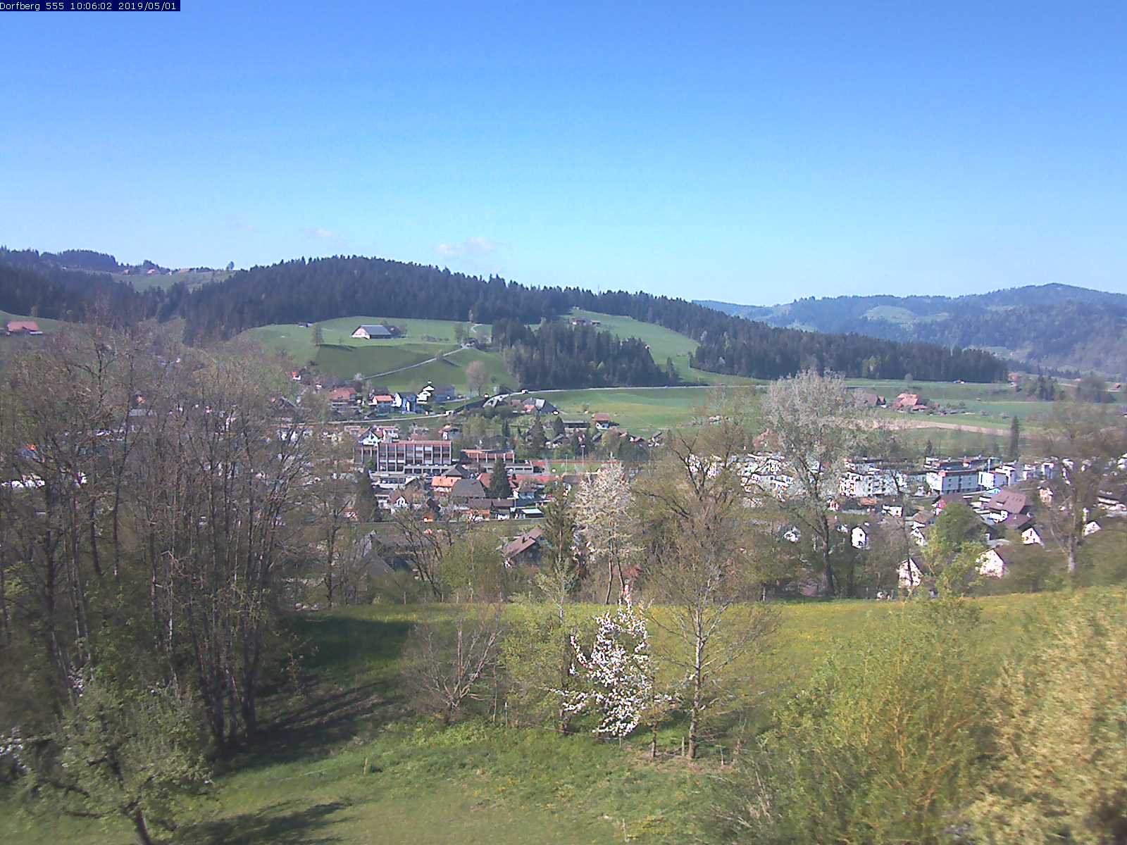 Webcam-Bild: Aussicht vom Dorfberg in Langnau 20190501-100601