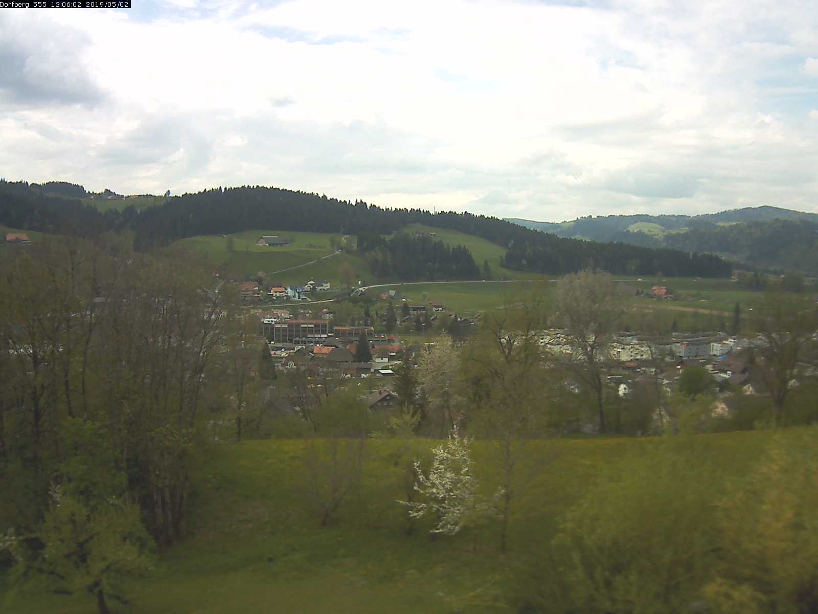 Webcam-Bild: Aussicht vom Dorfberg in Langnau 20190502-120601