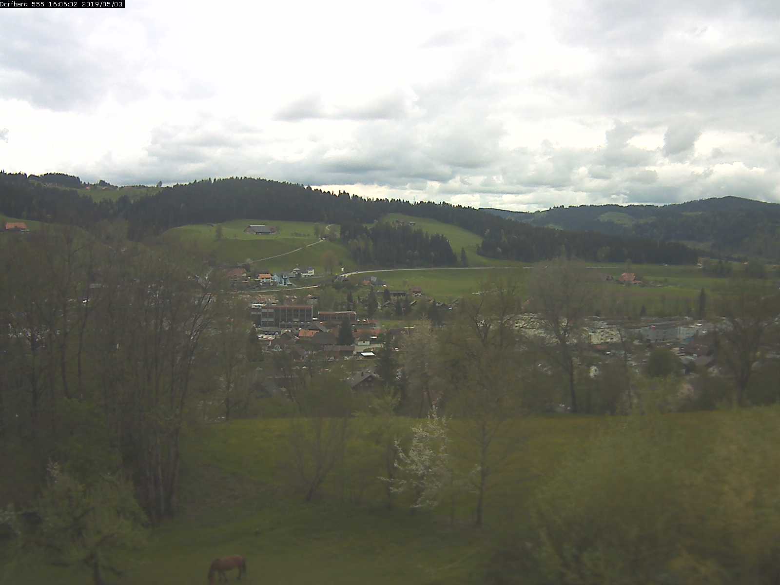 Webcam-Bild: Aussicht vom Dorfberg in Langnau 20190503-160601