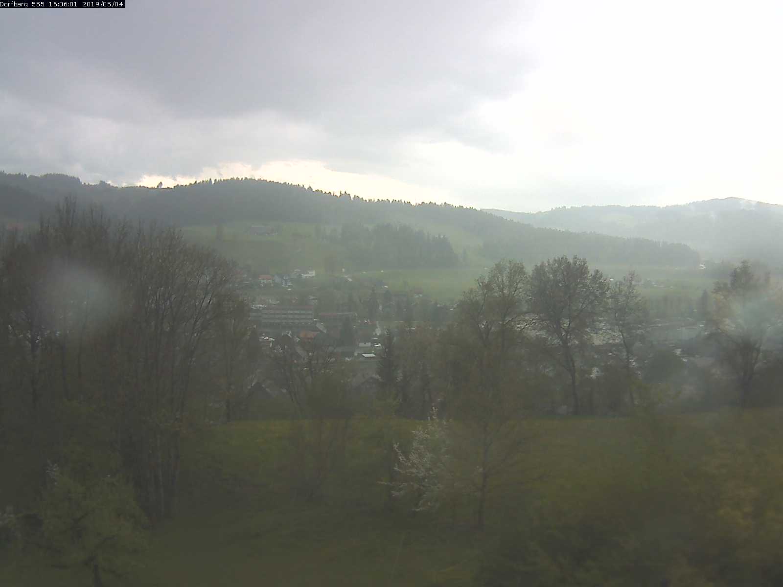 Webcam-Bild: Aussicht vom Dorfberg in Langnau 20190504-160601