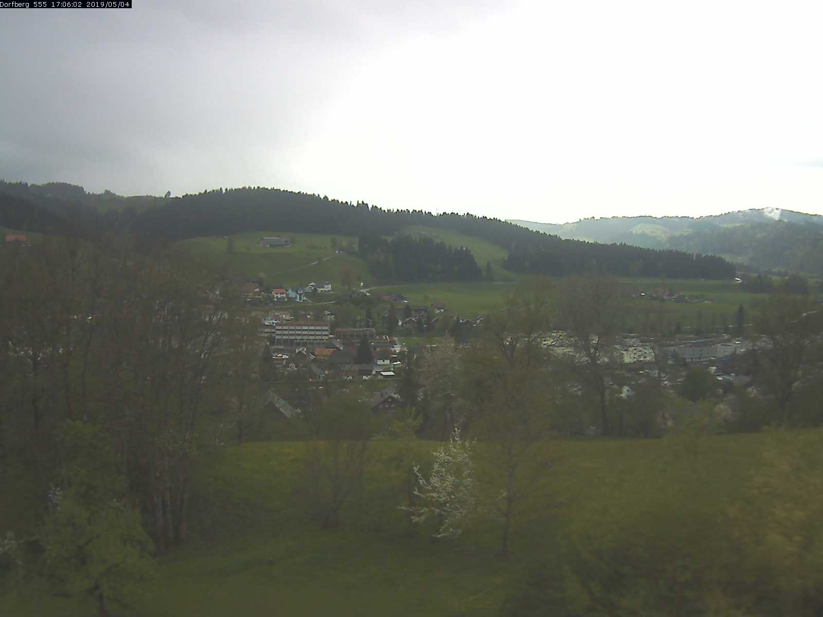 Webcam-Bild: Aussicht vom Dorfberg in Langnau 20190504-170601
