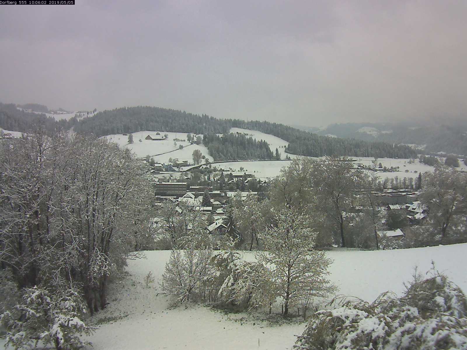 Webcam-Bild: Aussicht vom Dorfberg in Langnau 20190505-100601