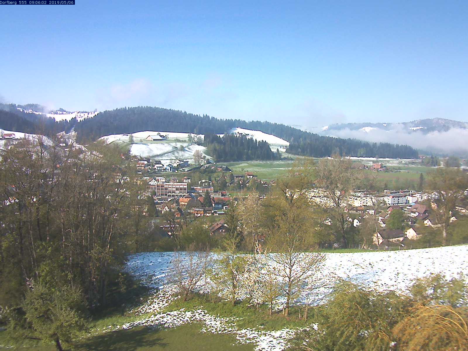 Webcam-Bild: Aussicht vom Dorfberg in Langnau 20190506-090602