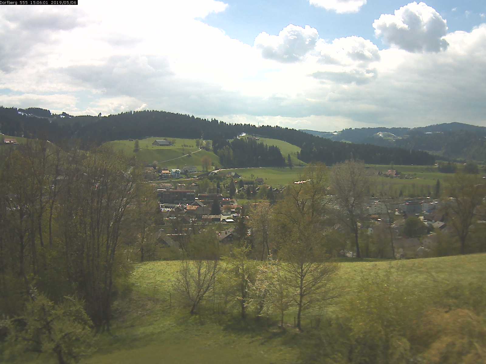 Webcam-Bild: Aussicht vom Dorfberg in Langnau 20190506-150601