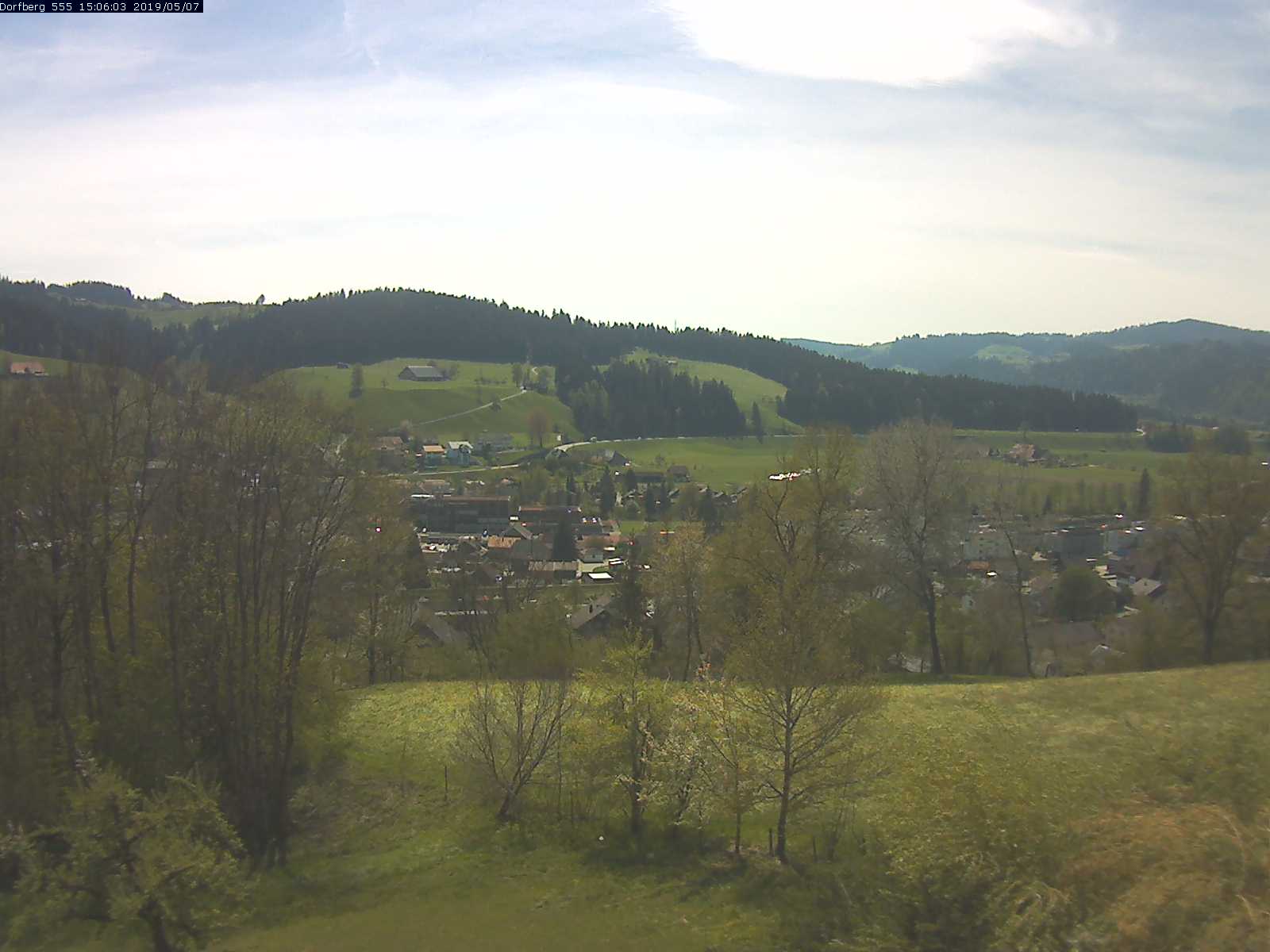 Webcam-Bild: Aussicht vom Dorfberg in Langnau 20190507-150601